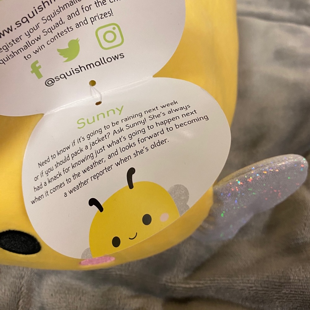 ‼️SOLD‼️ 12” Sunny the Bee Stackable Squishmallow - Picture 4 of 4